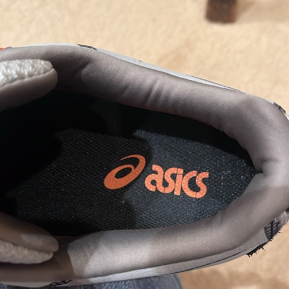 Worn Only Twice ASICS Gel Shoes - Picture 6 of 7